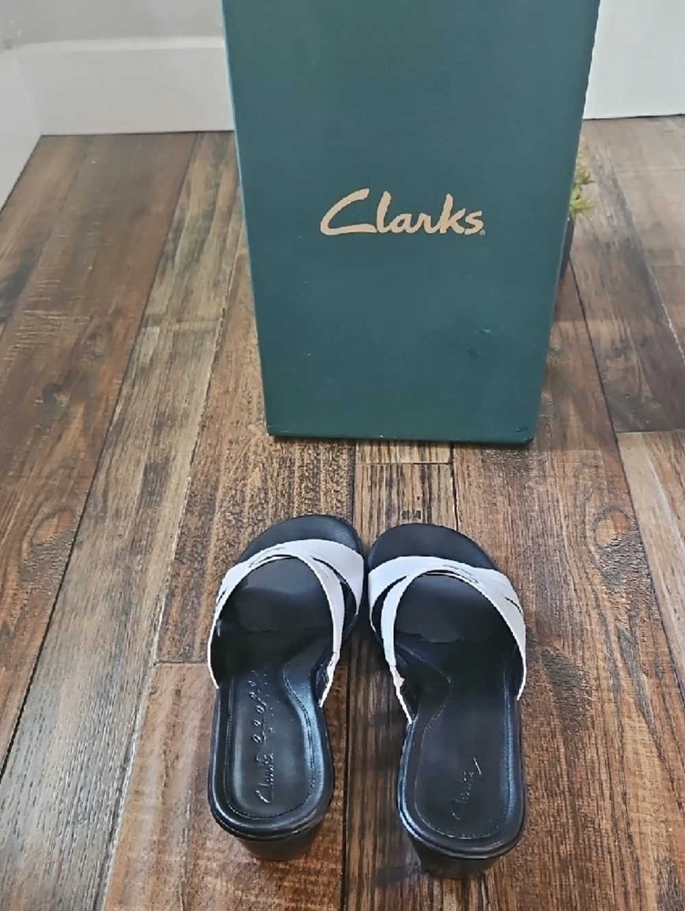Clarks White and Black Cross-Strap Slip-On Heeled Sandals‎